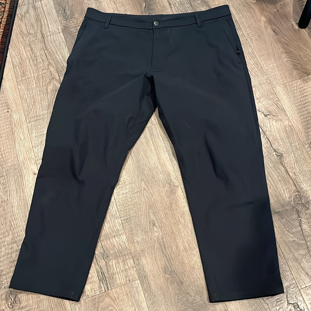 Lululemon GRAY Commission Pant 38 men SHORT INSEAM snap back pockets tapered leg